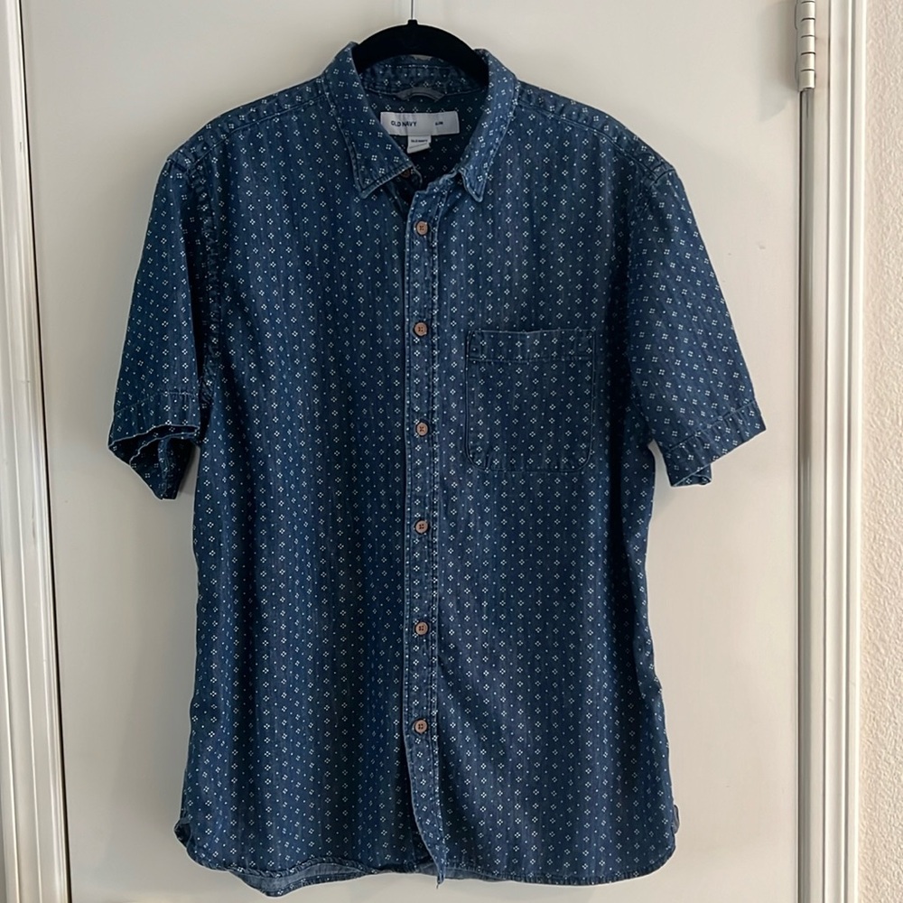 Old Navy Men’s Button Down Denim Shirt Slim Cut